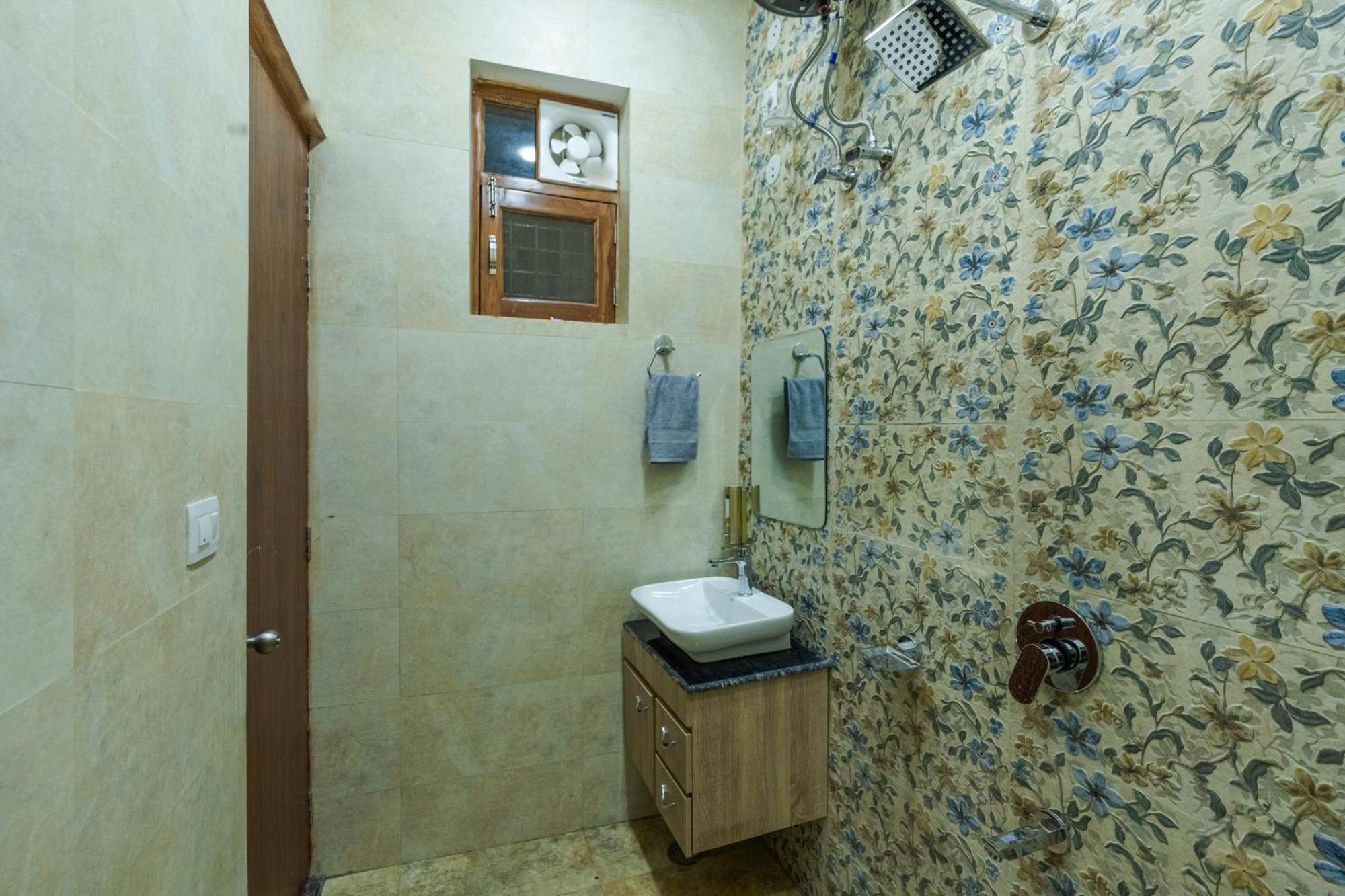 Dhruva - Luxury Villa In Cbd 데라둔 외부 사진